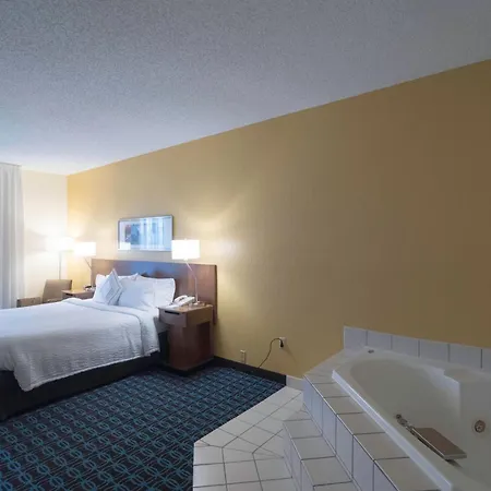 Fairfield Inn & Suites By Marriott Cleveland Streetsboro Exterior photo