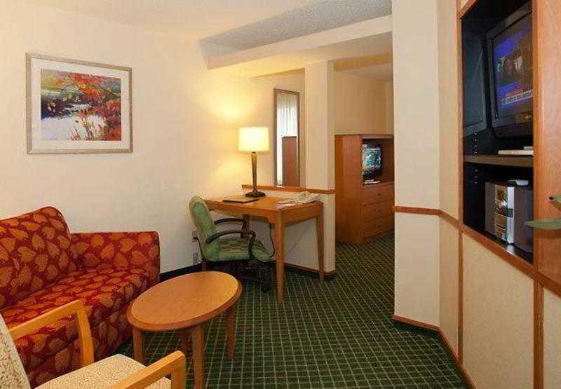 Fairfield & By Marriott Cleveland Hotel Streetsboro