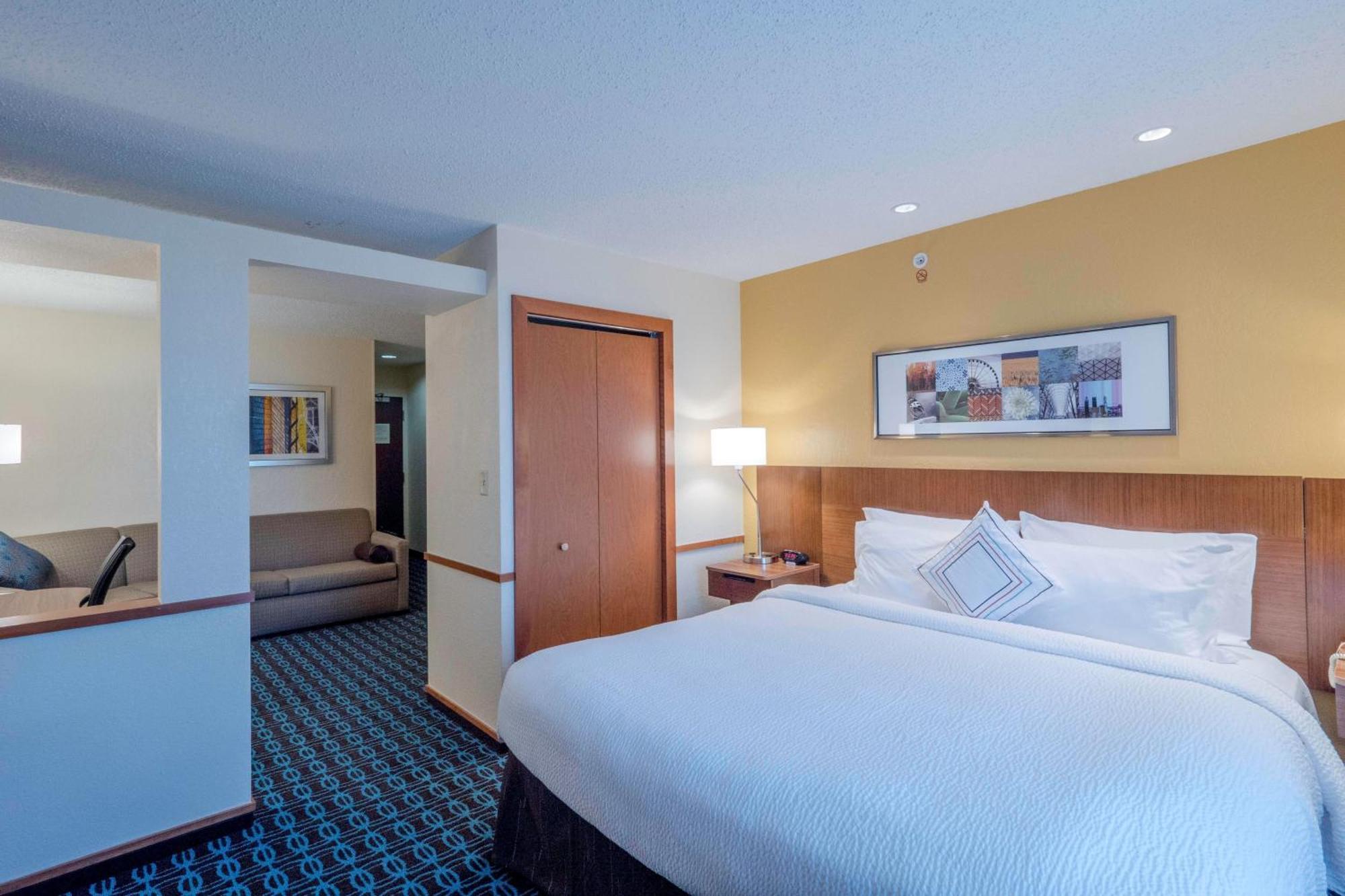 Hotel Fairfield & By Marriott Cleveland