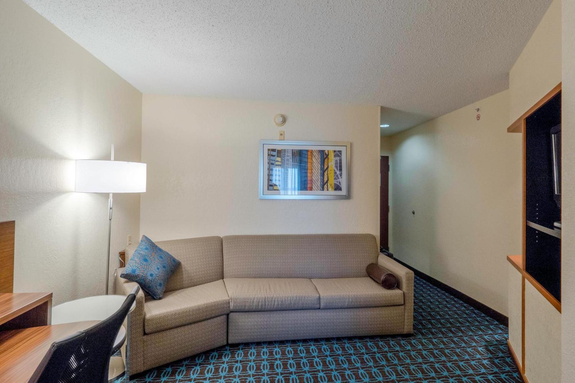 Fairfield & By Marriott Cleveland Hotel Streetsboro